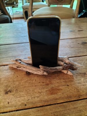 Support en bois flotté pour smarphone
