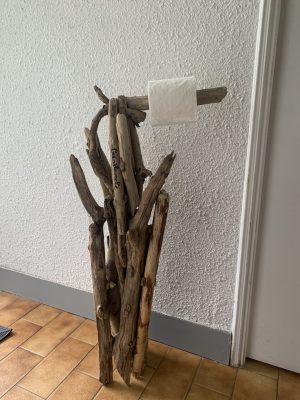 Distributeur de papier toilette en bois flotté