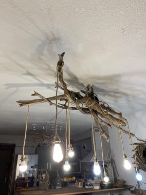 Plafonnier en bois flotté à multiples ampoules