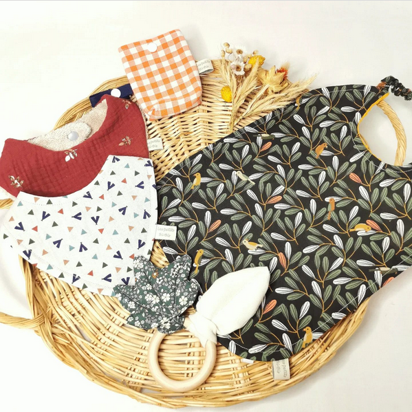 Bavoirs bandanas et bavoir cantine de Les petits bi-bis