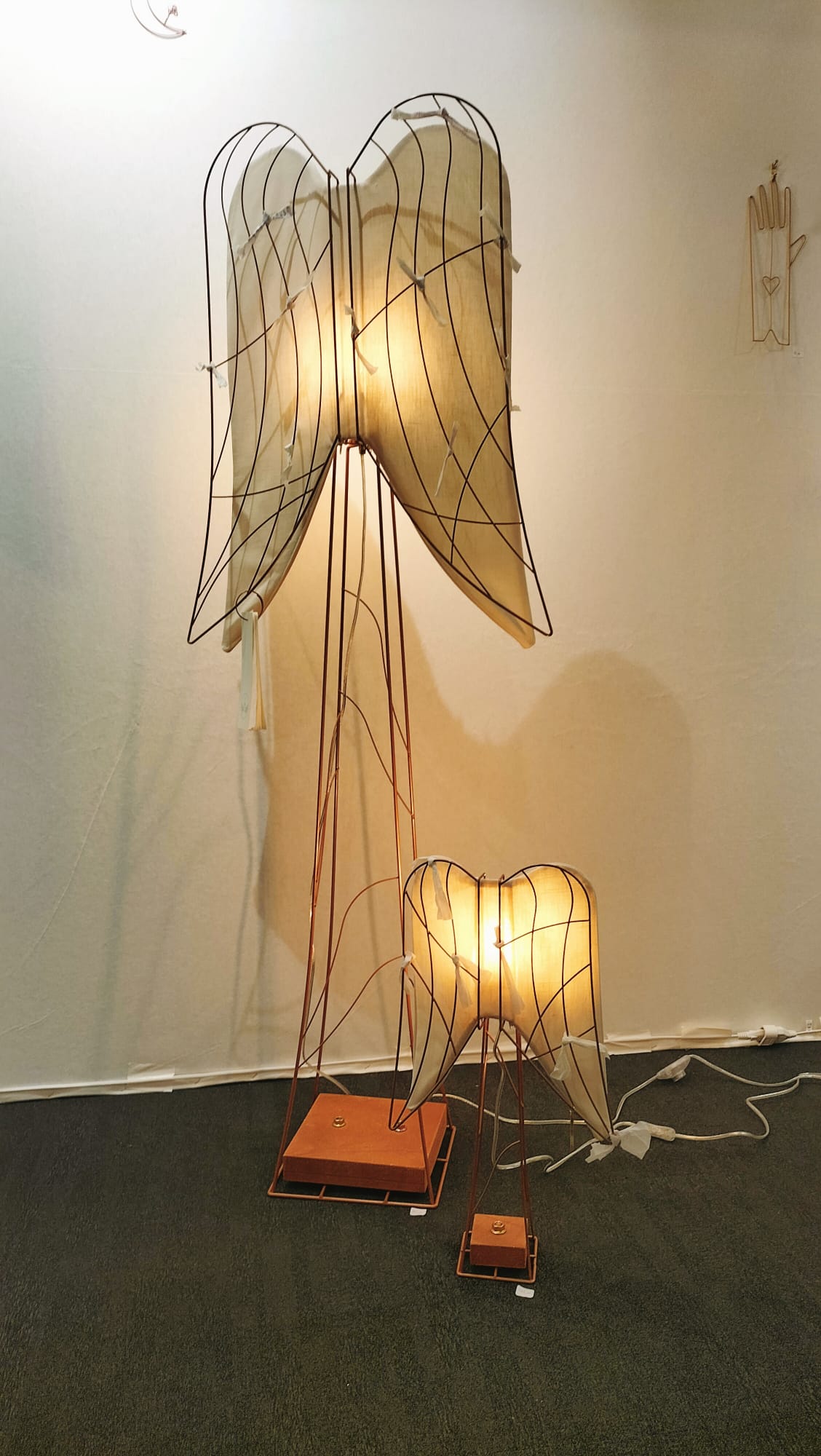 Jour de lune Lampes à poser ailes d'ange au salon ob'art de Montpellier 2023.
