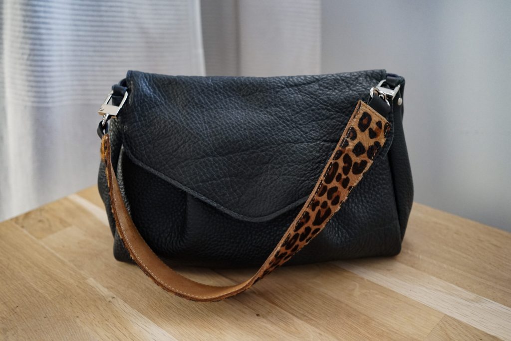 Le Phare de Pierre sac artisanal en cuir