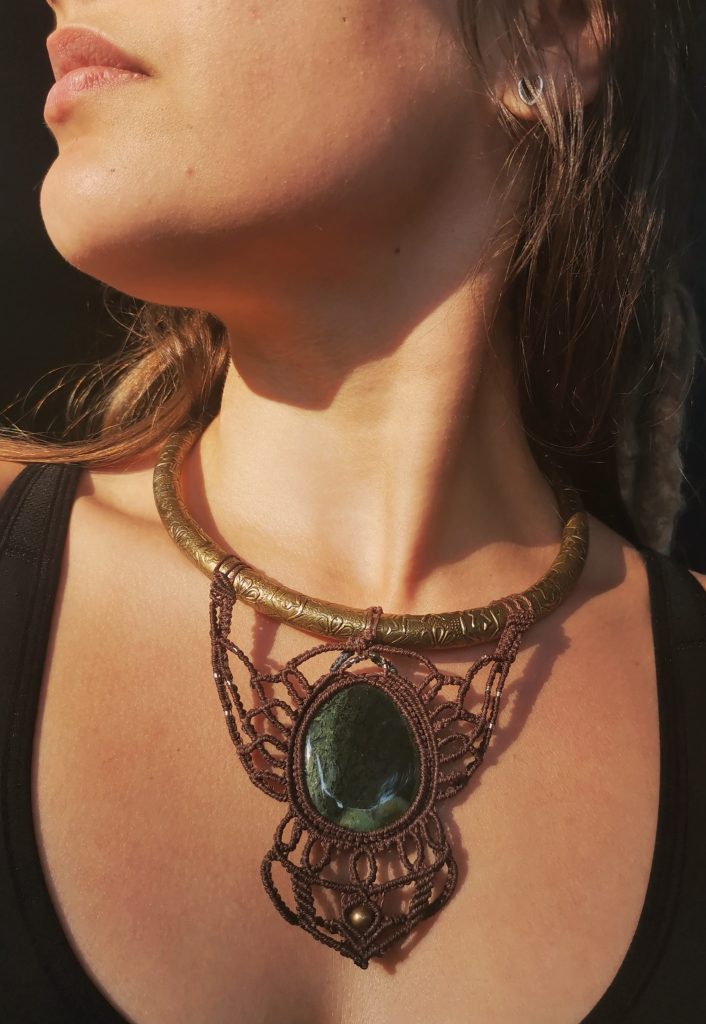 Ropeknot collier en macramé avec grosse pierre