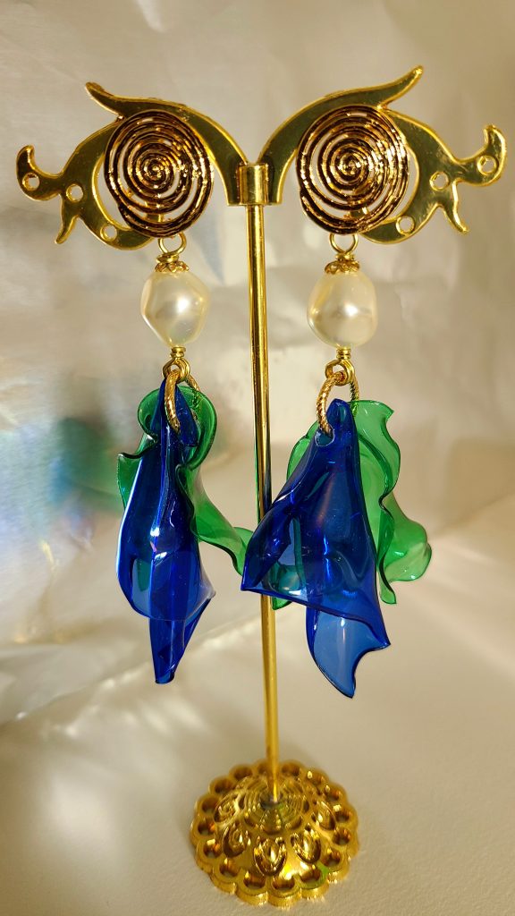 Virginie de Haldat Créations boucles d'oreilles bleu et vert pendante