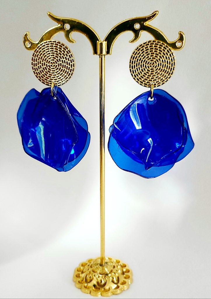 Virginie de Haldat Créations boucles d'oreilles pendantes bleu ecoresponsable