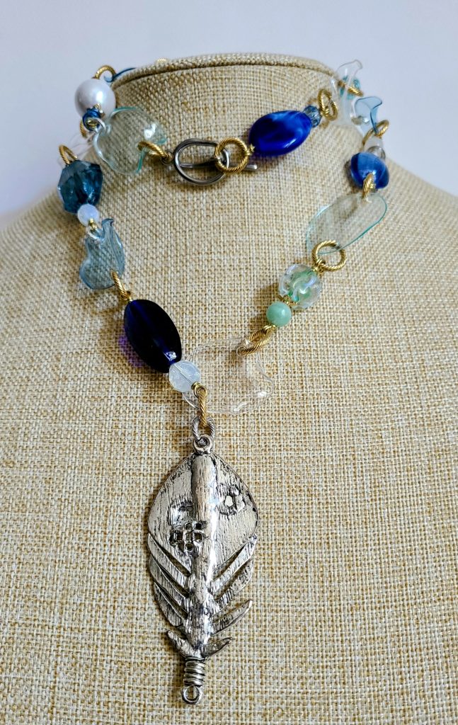 Virginie de Haldat Créations colliers plastique