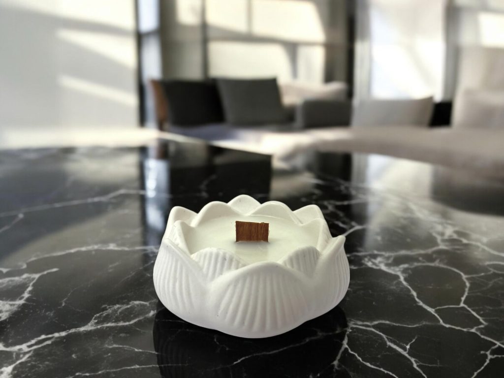 HO'MAHA bougie fleur de lotus blanc