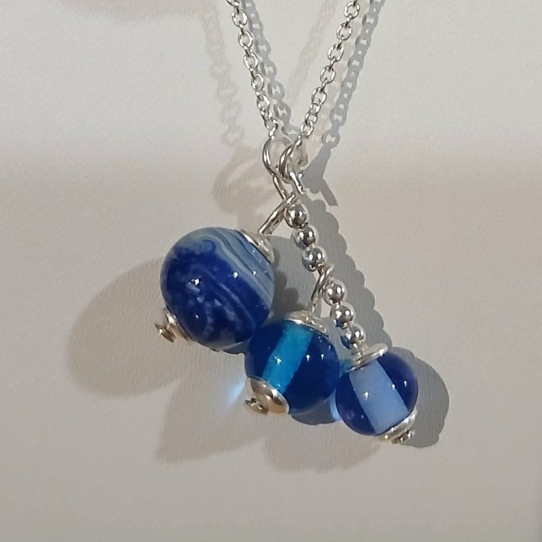 Verre l'au-delà collier en verre